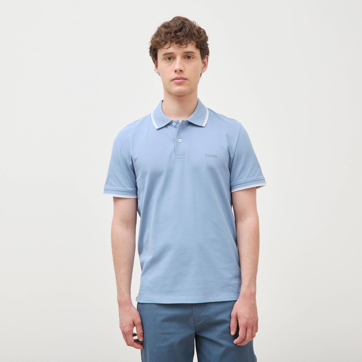 Polo cintr&eacute; en coton manches courtes bleu gris homme
