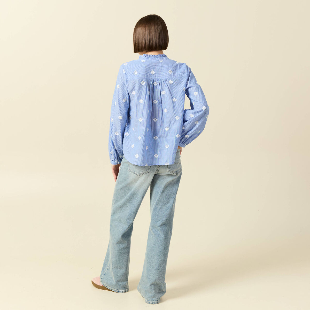 Blouse manches longues en coton brod&eacute; bleu gris femme