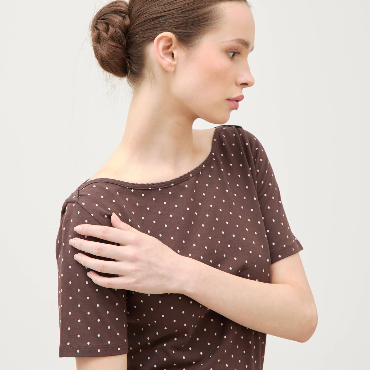 T-shirt ajust&eacute; manches courtes marron femme