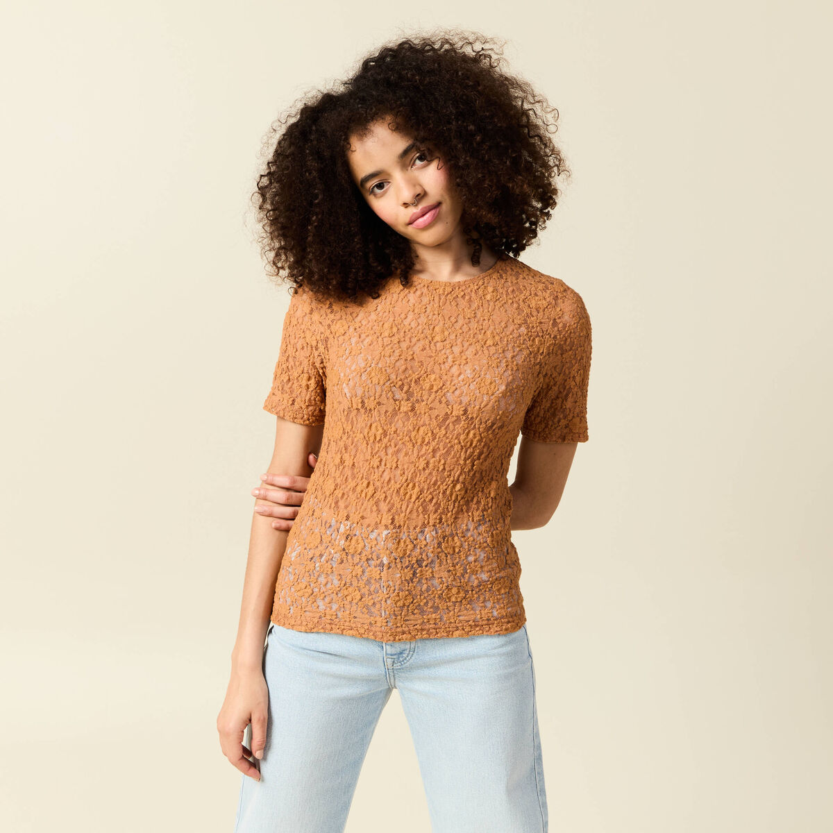 T-shirt cintr&eacute; col rond dentelle terracotta femme