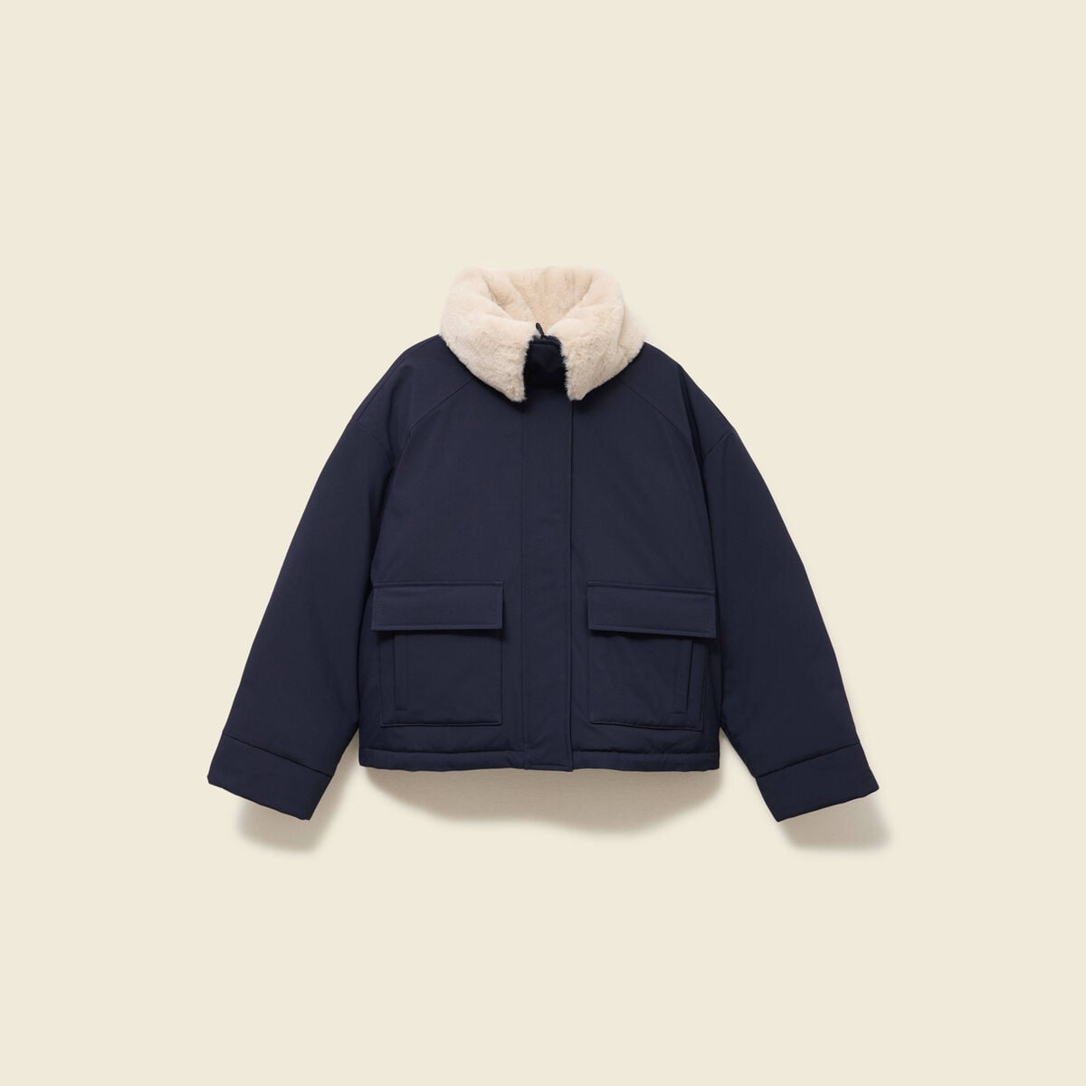 Veste droite courte col classique bleu fonc&eacute; femme