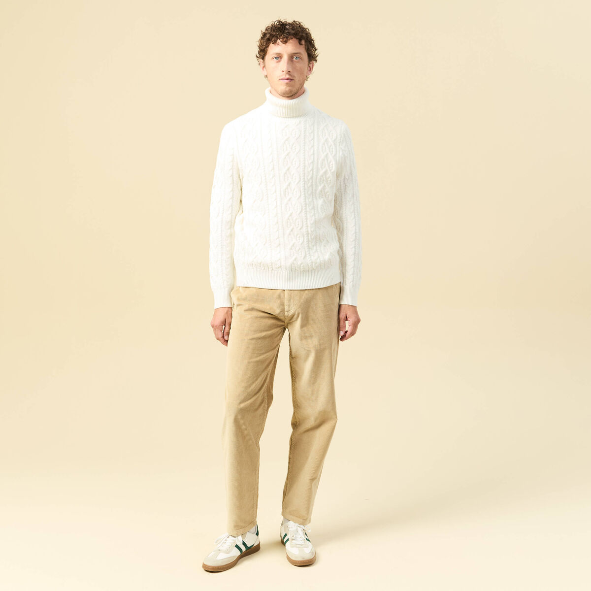 Tricot col montant ecru homme