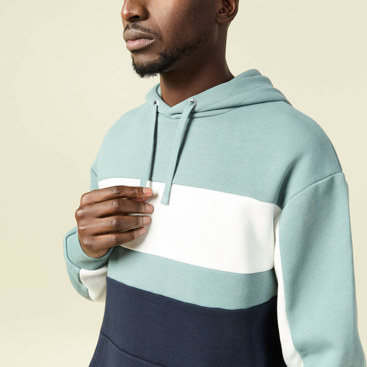 Sweat &agrave; capuche manches longues bleu gris homme