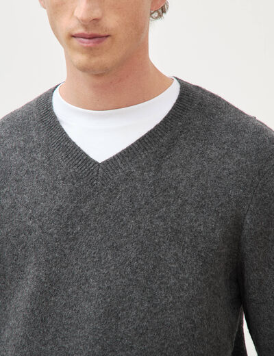 Pull col v manches longues gris fonc&eacute; homme