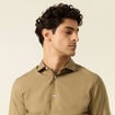 Col cintr&eacute; en coton manches longues marron homme