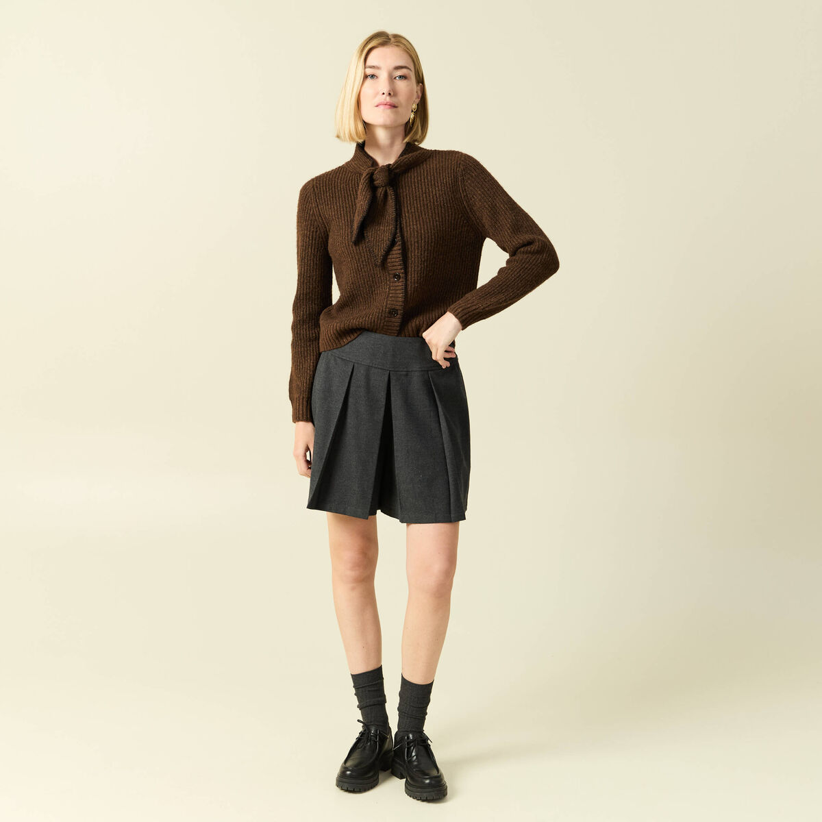 Jupe-short pliss&eacute;e gris femme