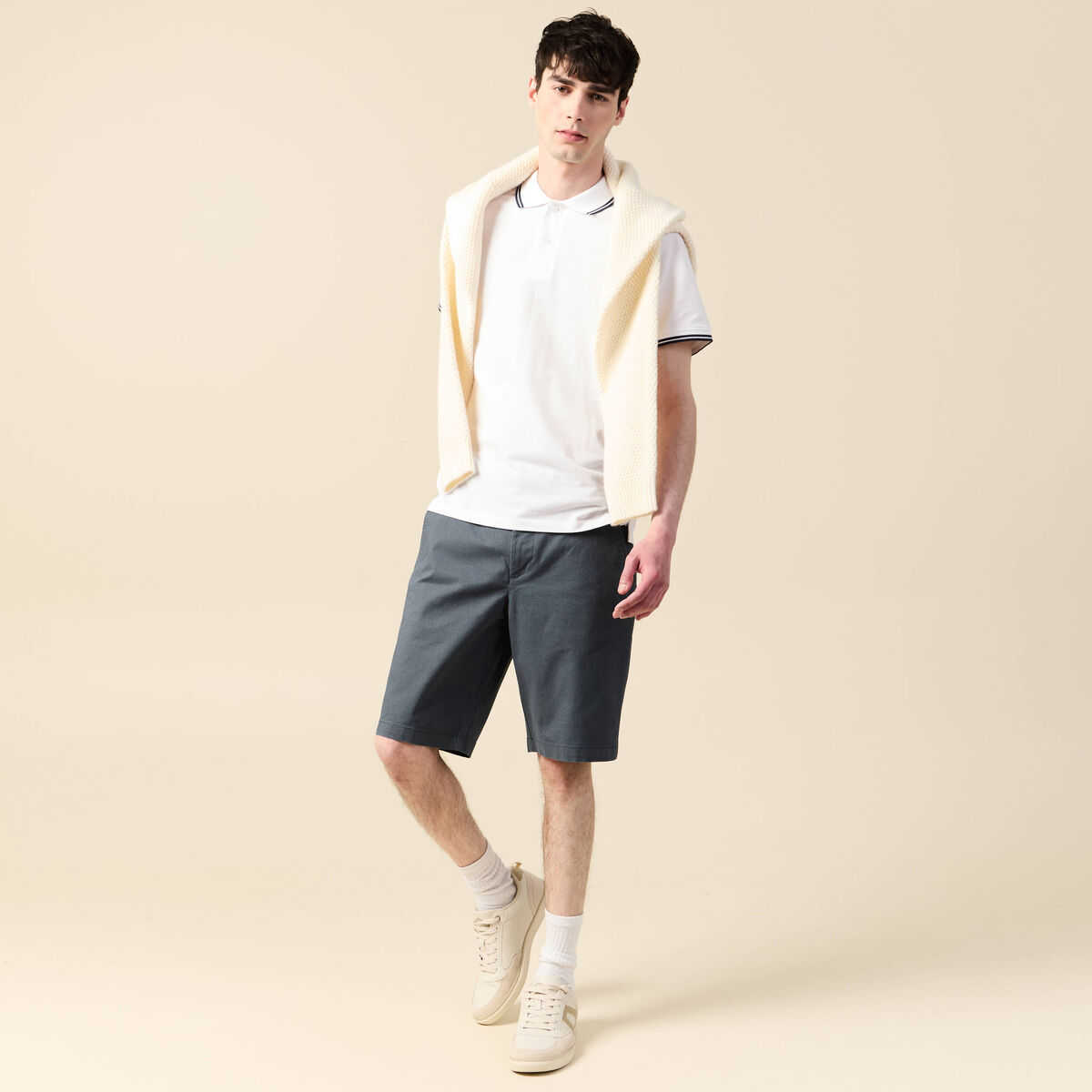 Polo cintr&eacute; en coton manches courtes blanc homme