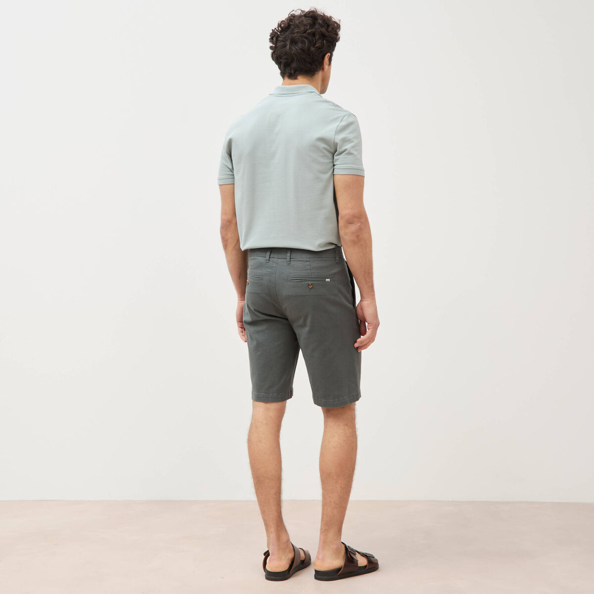 Short vert kaki homme