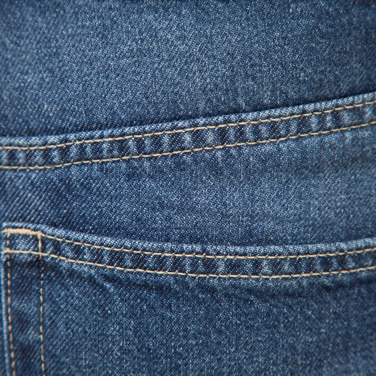 Jeans barrel 7/8&egrave;me taille standard denim brut clean femme