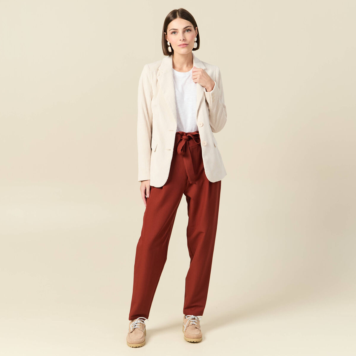 Pantalon carotte taille haute marron cognac femme