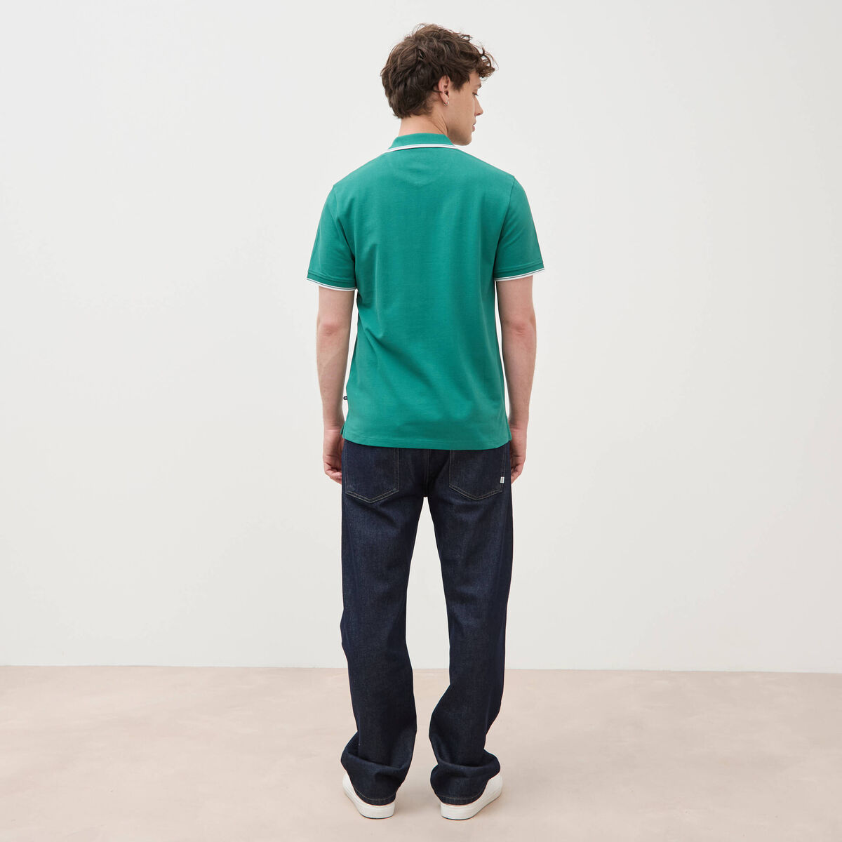 Polo cintr&eacute; en coton manches courtes vert &eacute;meraude homme