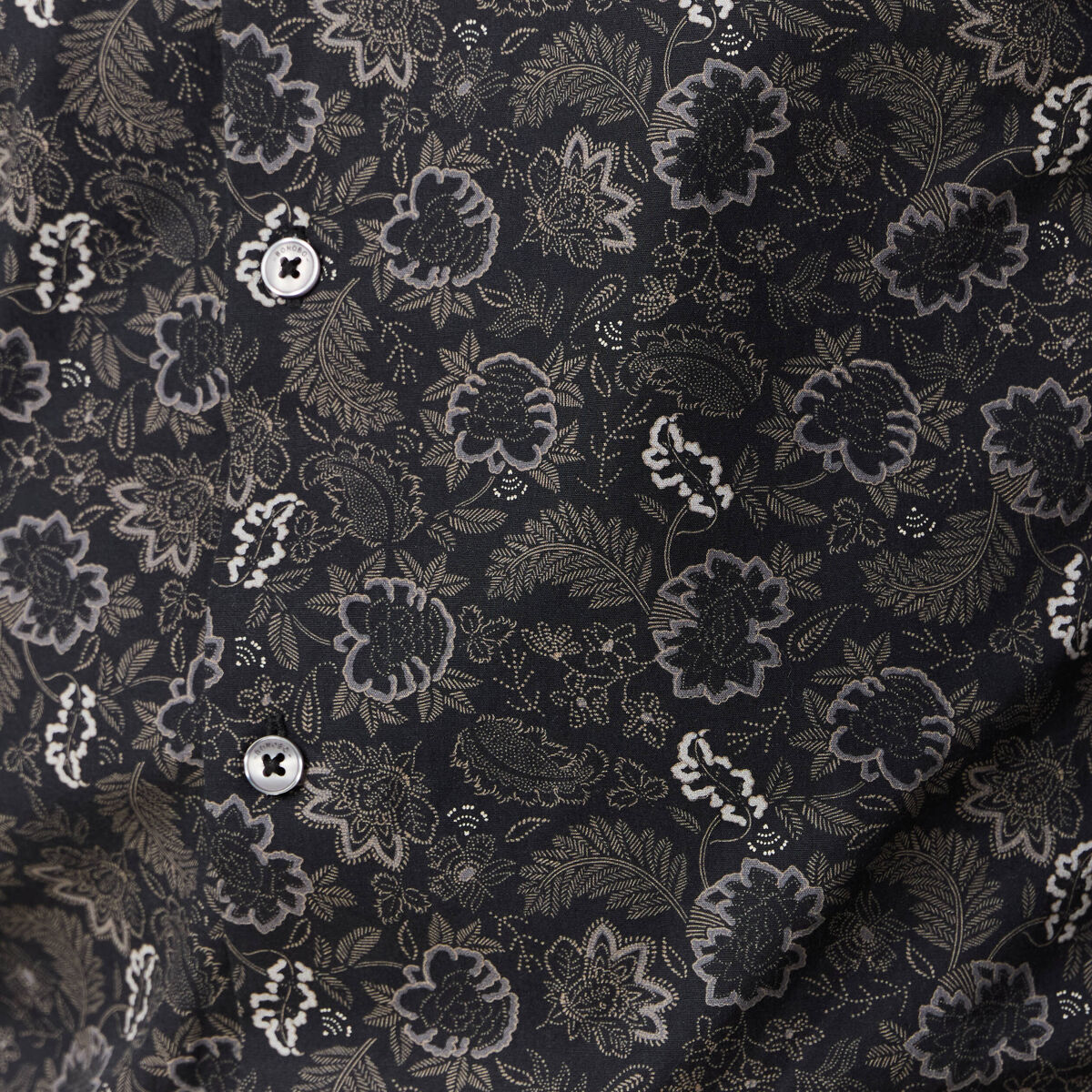 Chemise cintr&eacute;e en coton manches longues noir homme