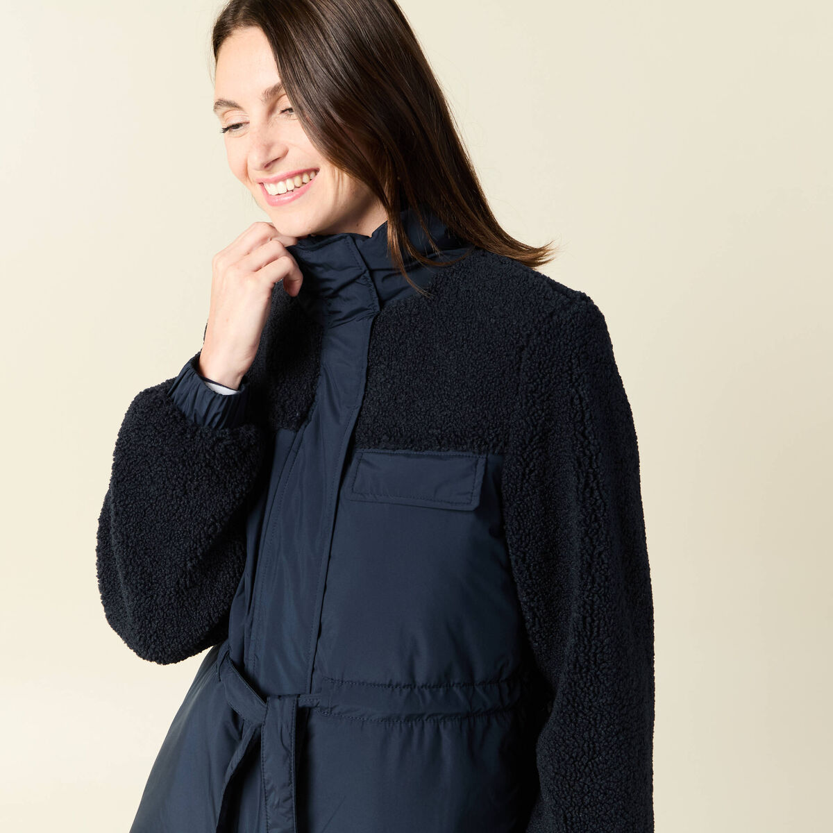 Manteau manches sherpa bleu marine femme