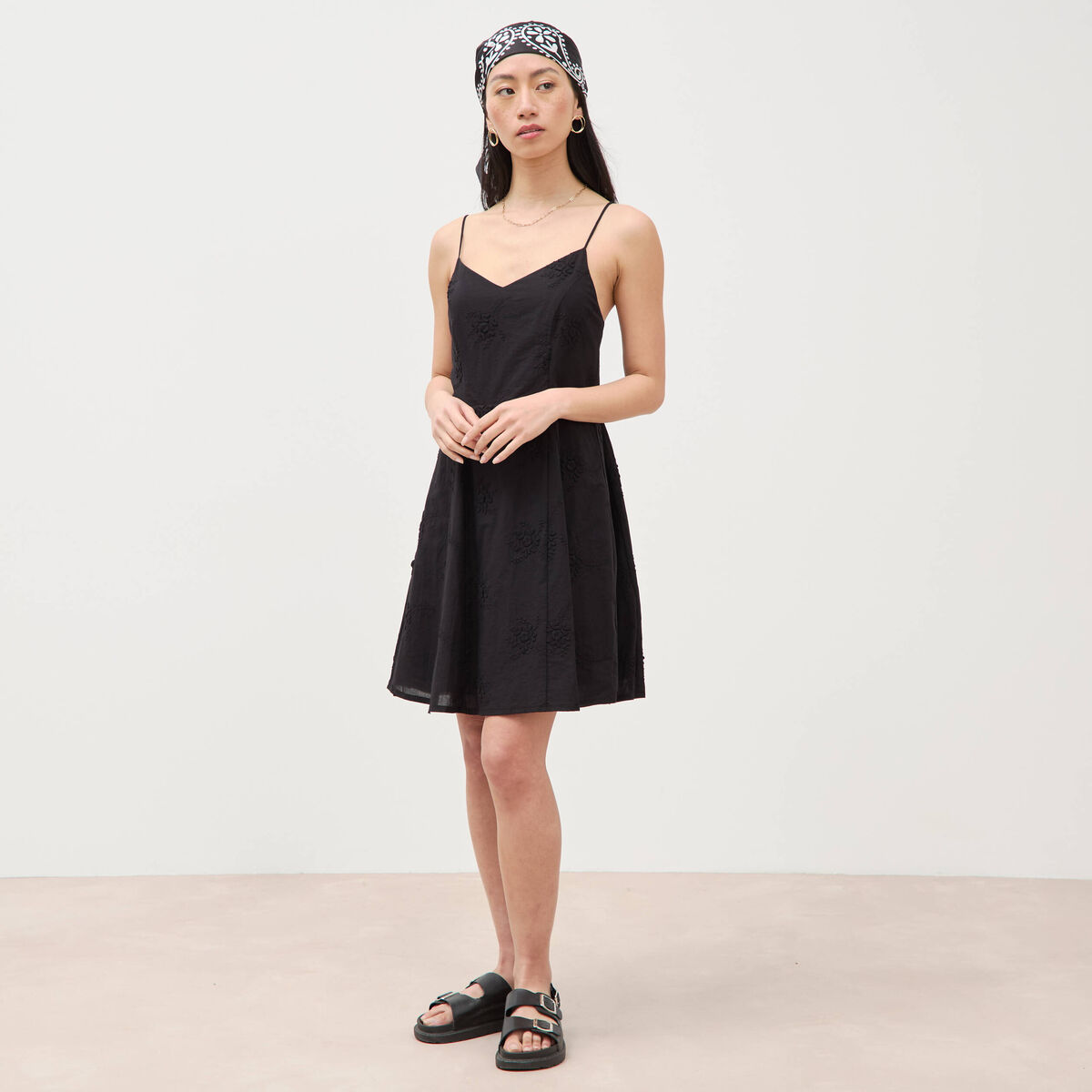 Robe col c&oelig;ur &agrave; bretelles en coton noir femme