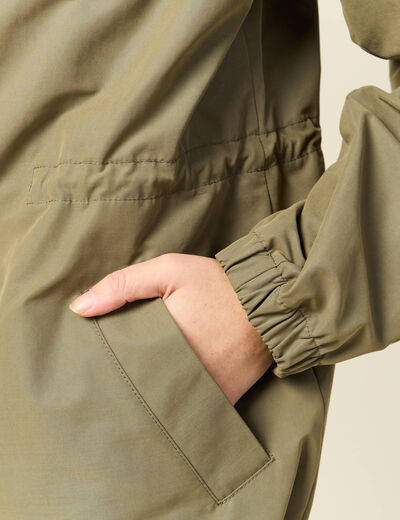 Parka longue droite d&eacute;perlante &agrave; capuche vert kaki femme
