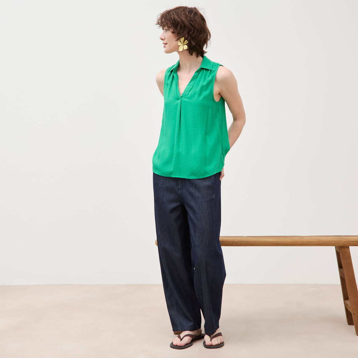 Top sans manches col tailleur vert femme
