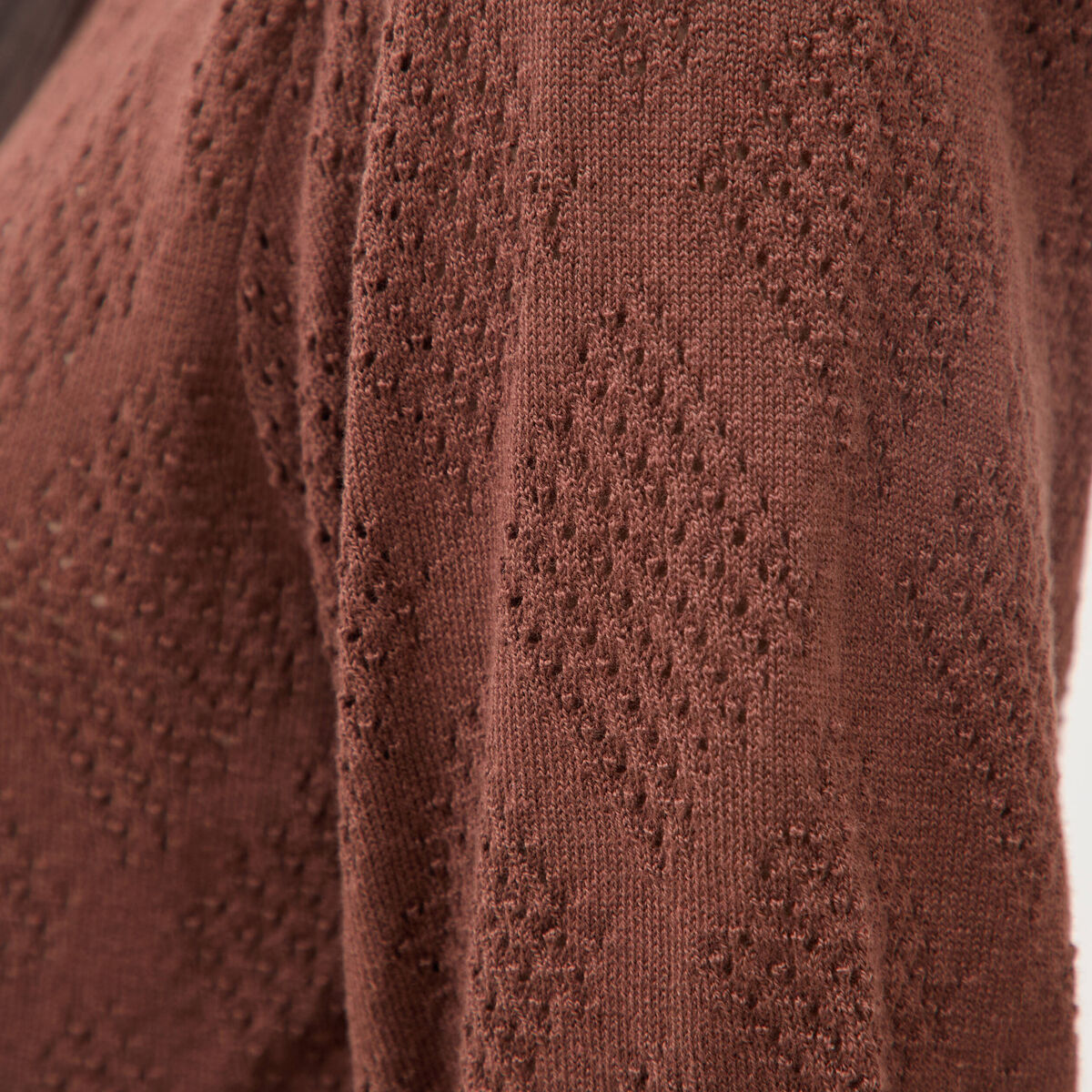 Pull ajour&eacute; droit court manches courtes marron fonc&eacute; femme