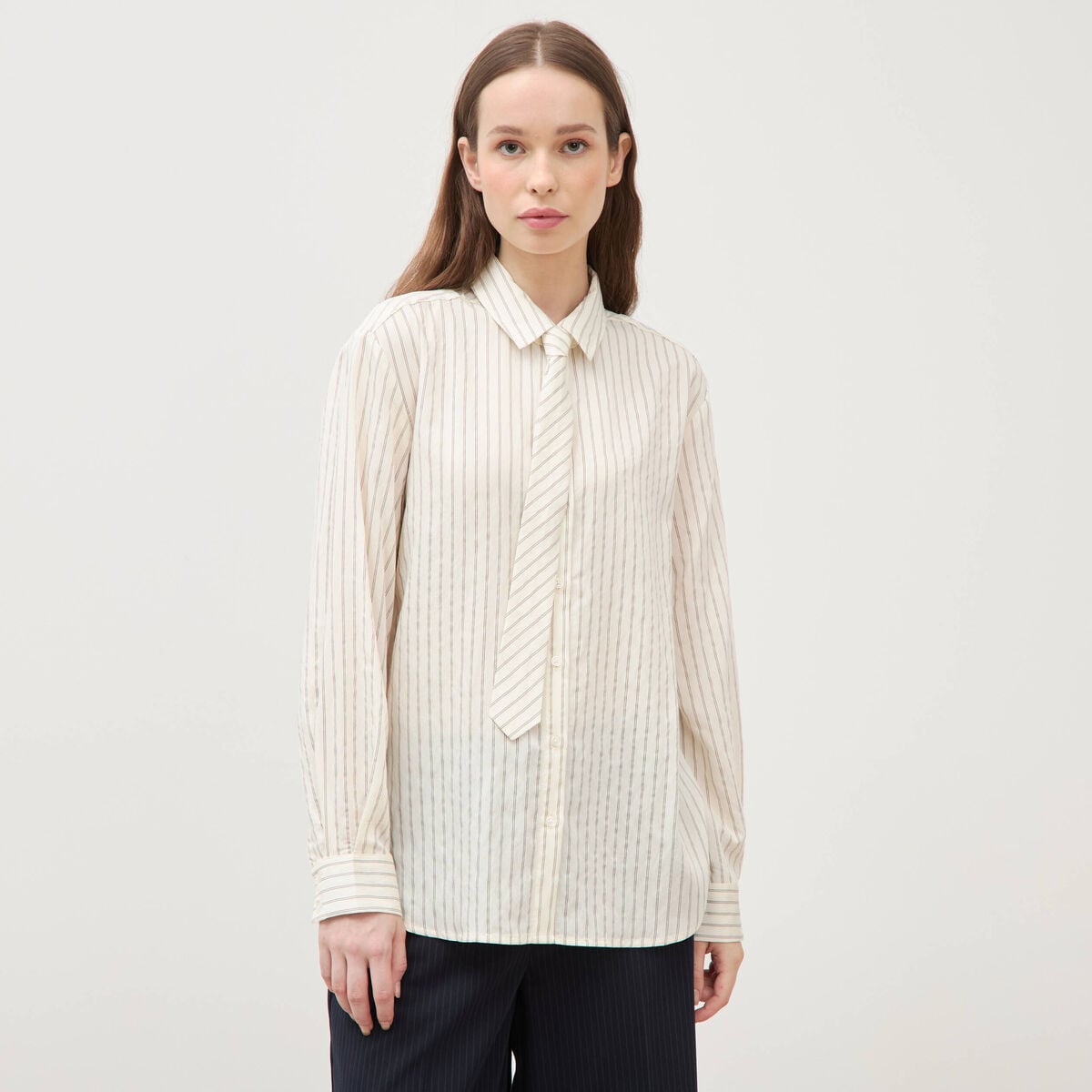 Chemise manches longues col am&eacute;ricain blanc femme