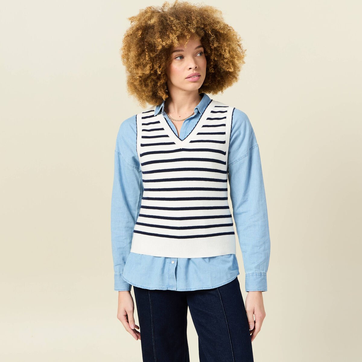 Pull sans manches col en V ecru femme