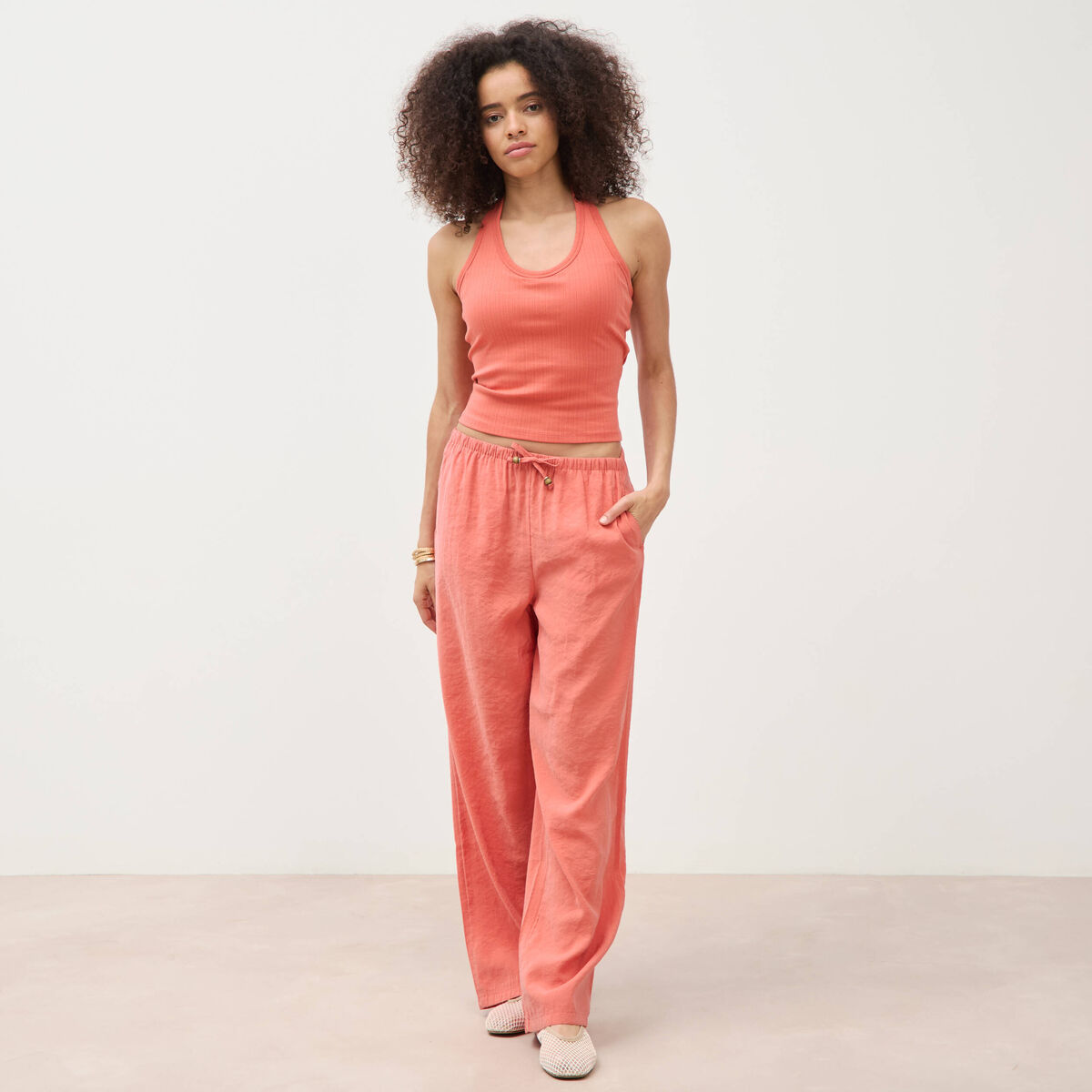 D&eacute;bardeur cropped d&eacute;collet&eacute; doubl&eacute; rouge fonc&eacute; femme