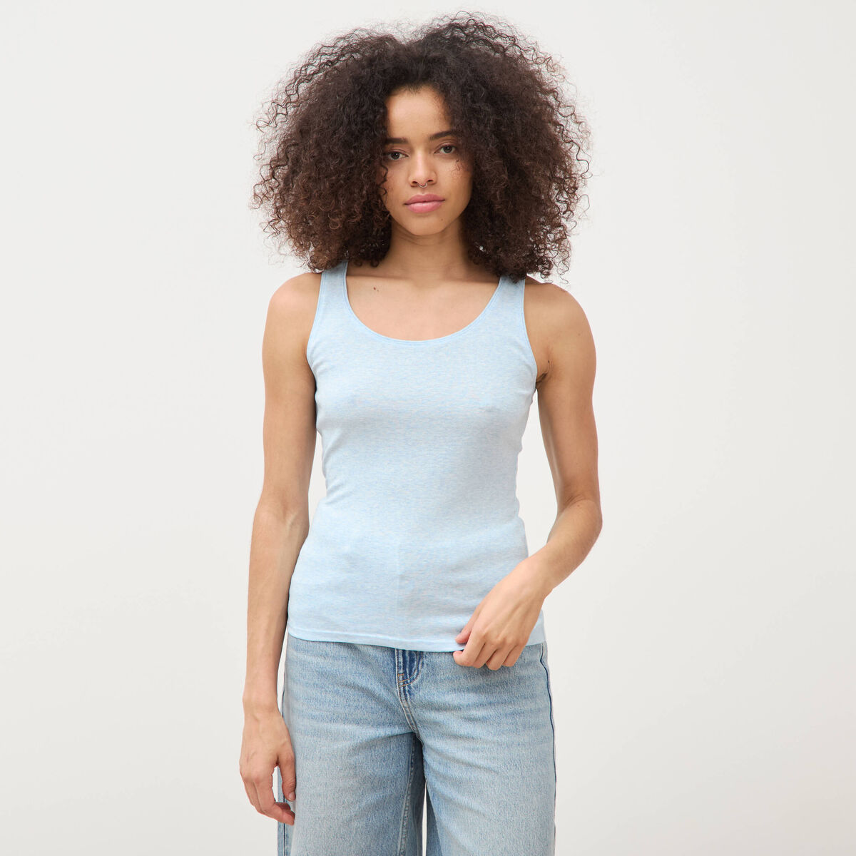 D&eacute;bardeur cintr&eacute; d&eacute;collet&eacute; sans manches bleu ciel femme