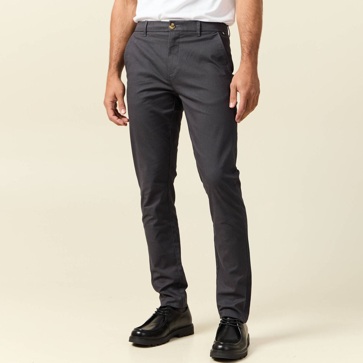 Pantalon chino slim gris fonc&eacute; homme