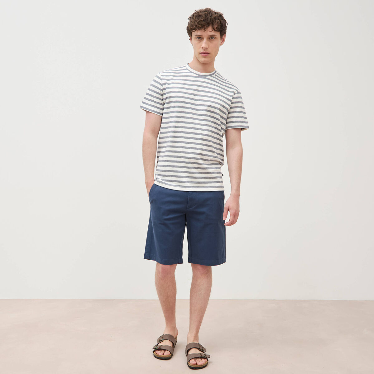 Short bleu fonc&eacute; homme