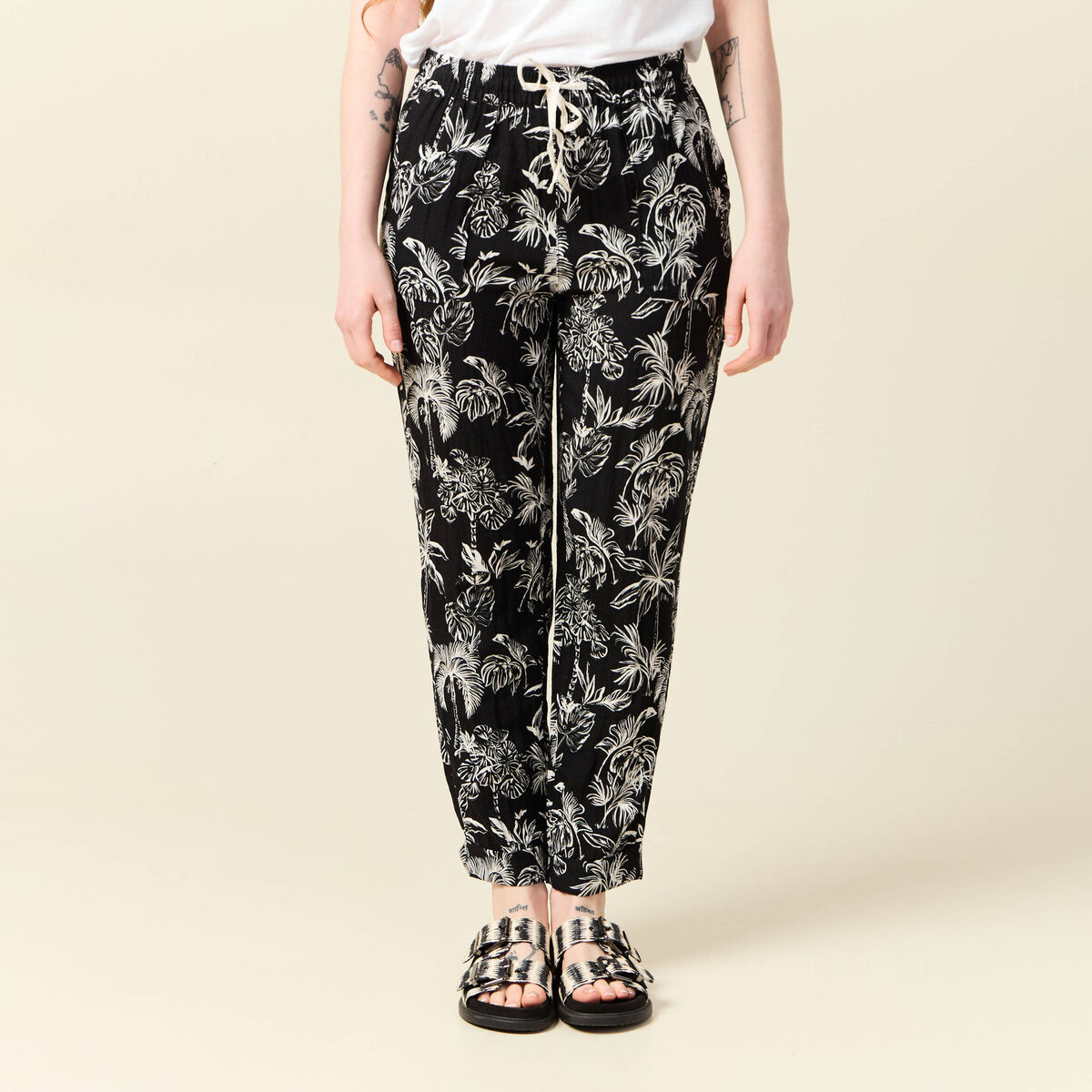 Pantalon carotte fluide noir femme