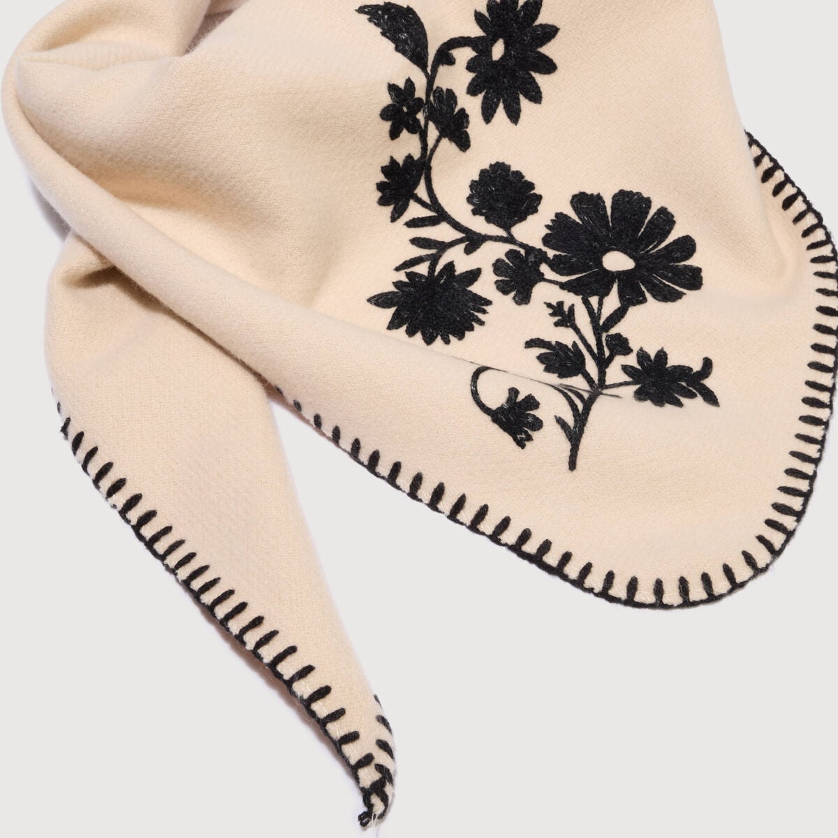 &Eacute;charpe creme femme