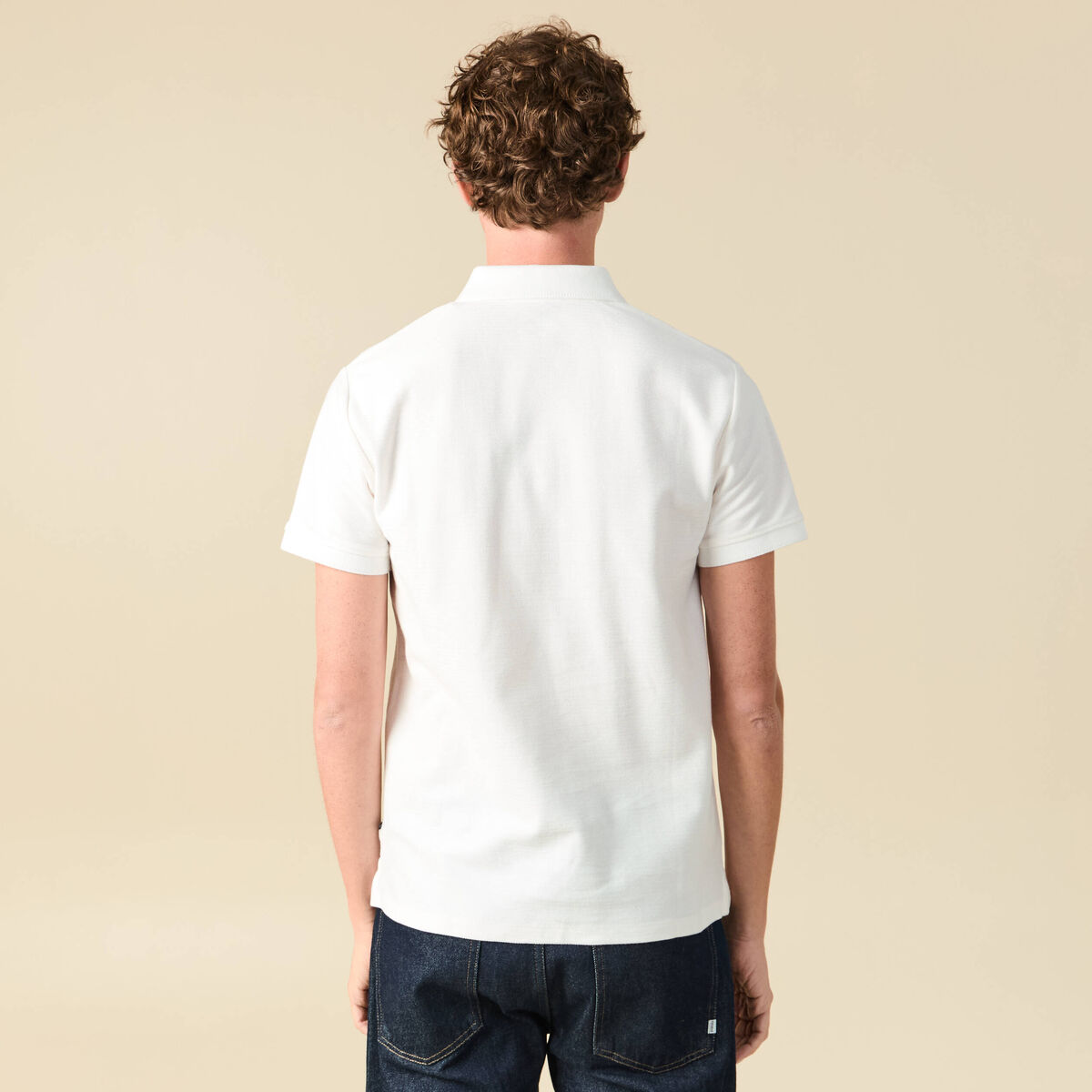 Polo cintr&eacute; manches courtes blanc homme