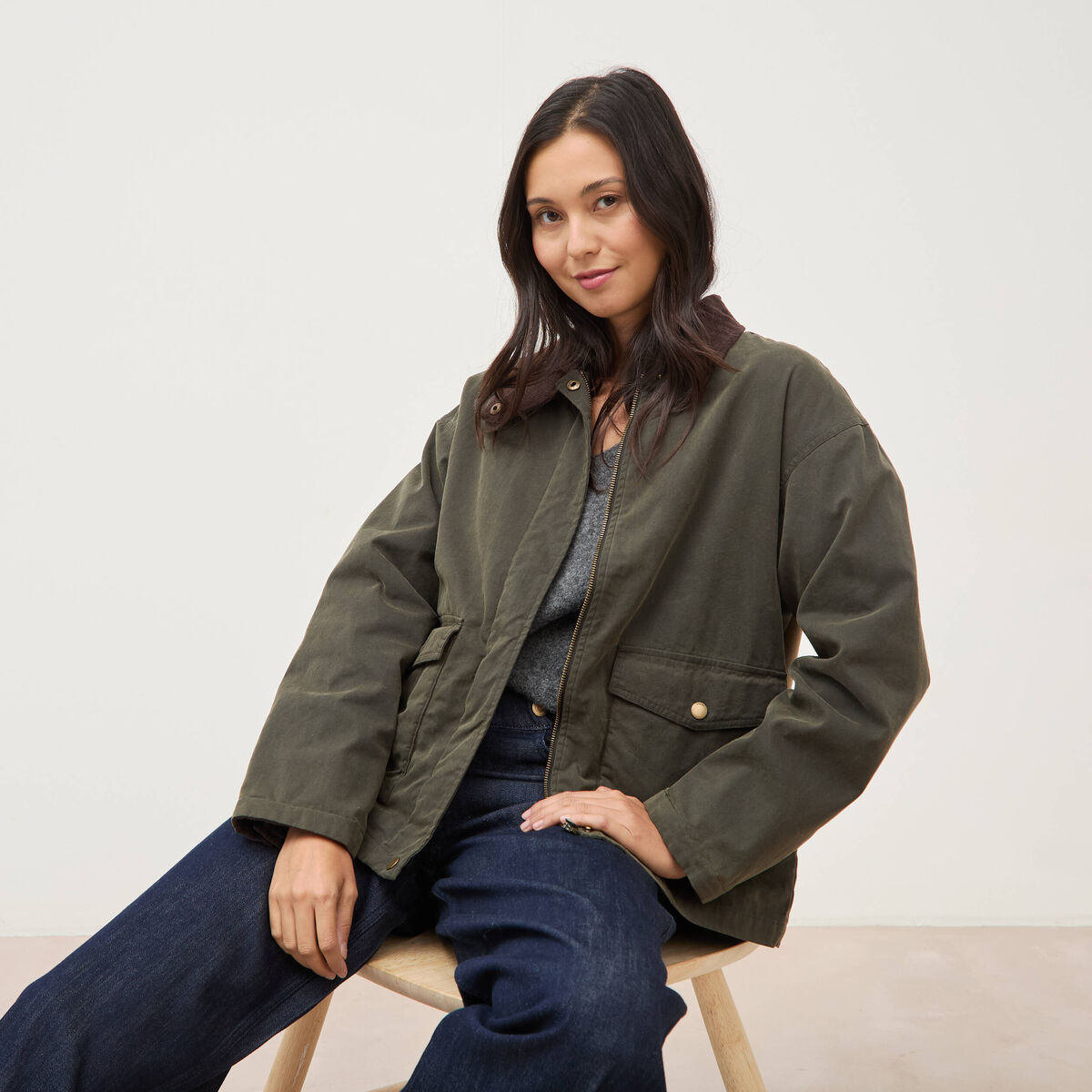 Parka oversize courte col classique vert kaki femme