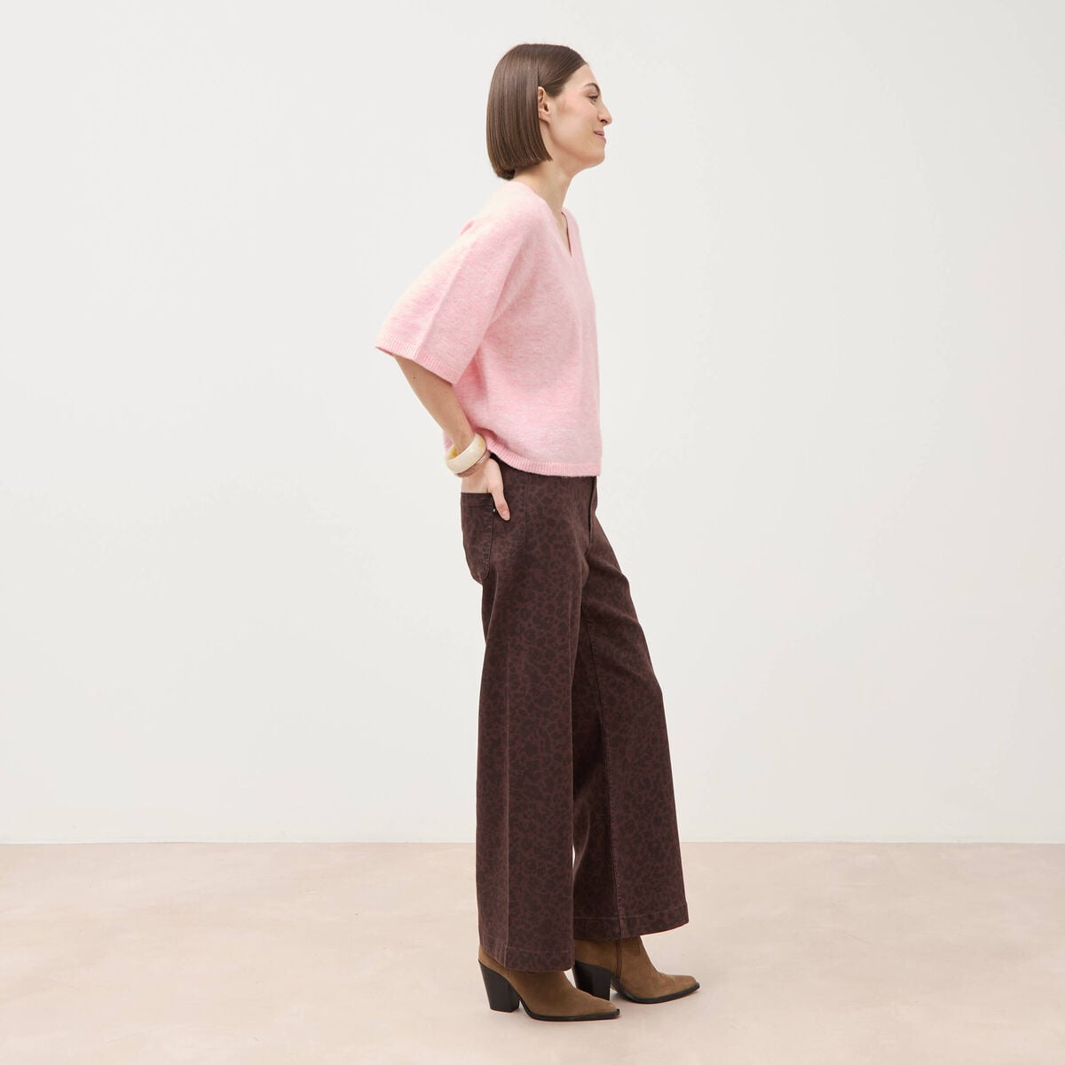 Pull droit col rond manches courtes rose clair femme