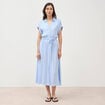 Robe longue &eacute;vas&eacute;e ceintur&eacute;e bleu clair femme