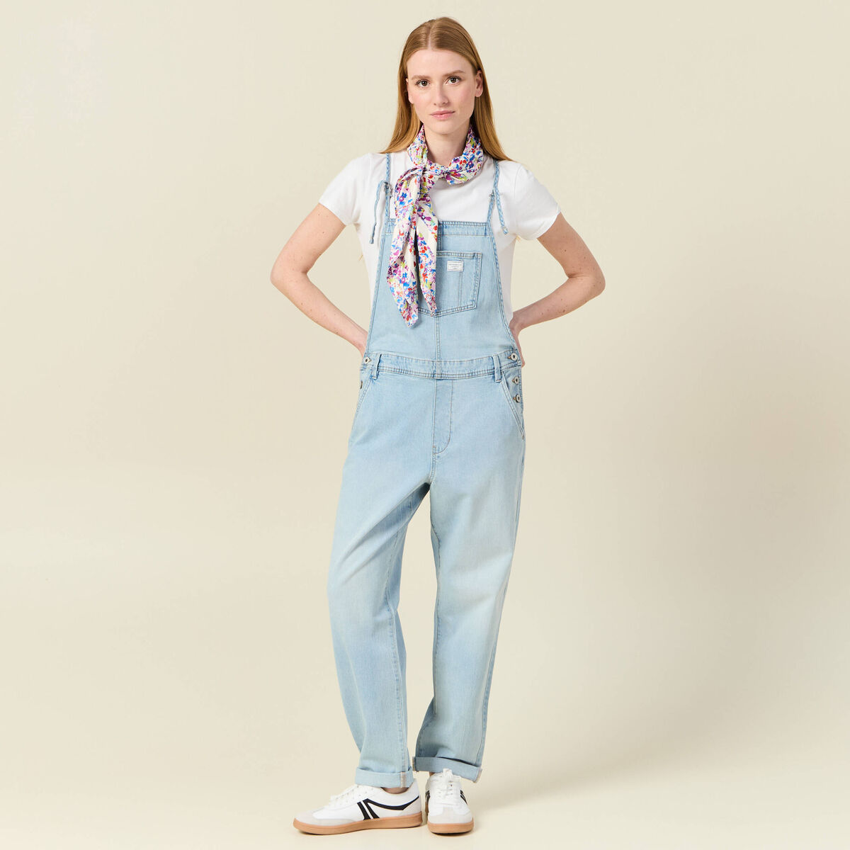 Salopette droite en jean denim used femme