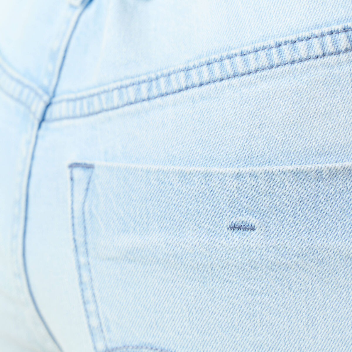 Short boyfriend ceinturé jean denim bleach femme