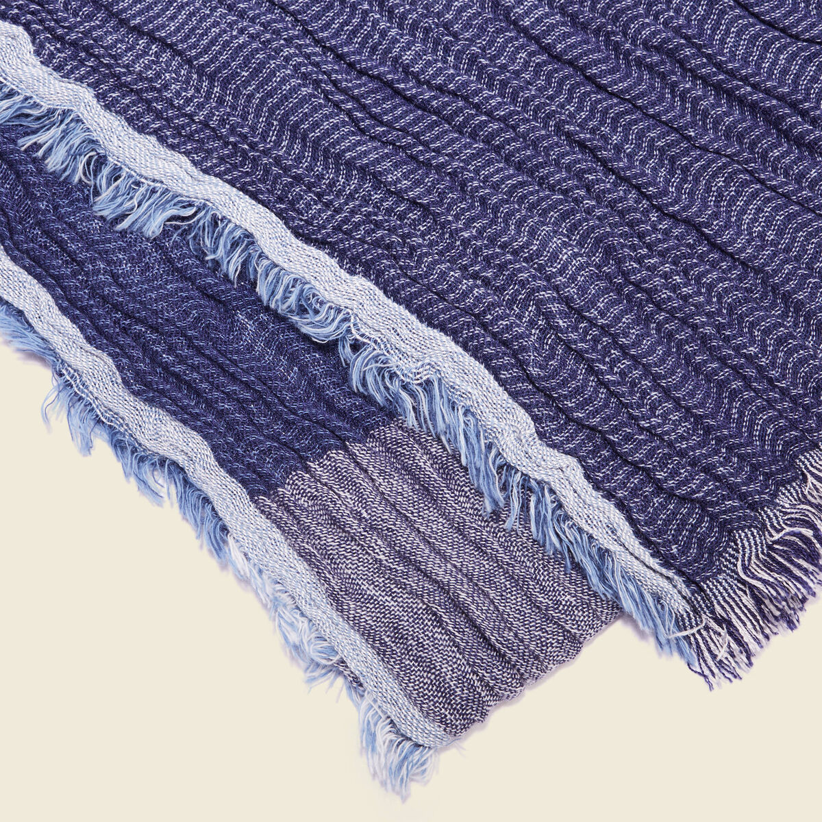 Foulard froissé bleu marine homme