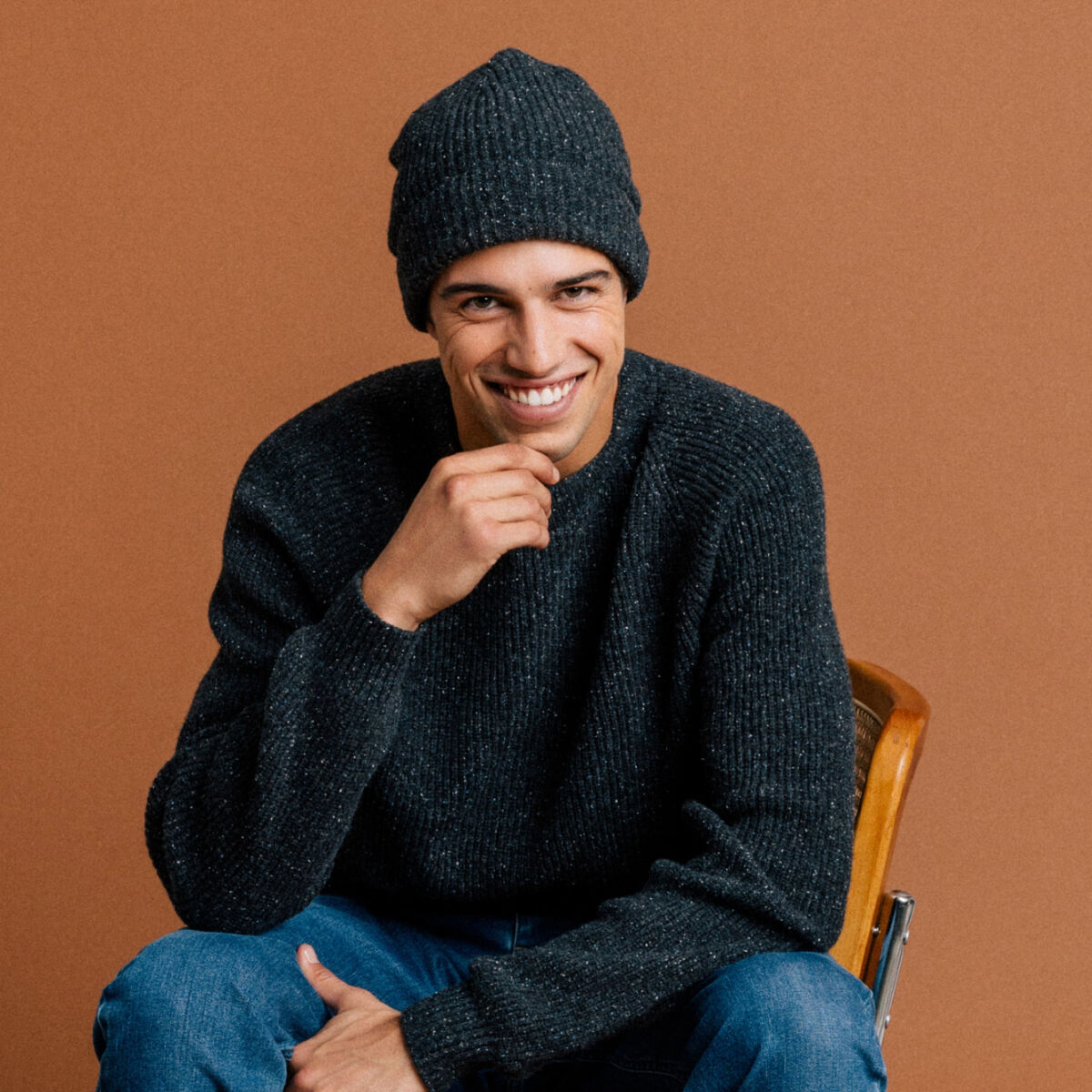 Bonnet tricoté fabriqué en France gris foncé homme
