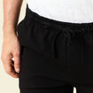 Short droit avec cordon noir homme