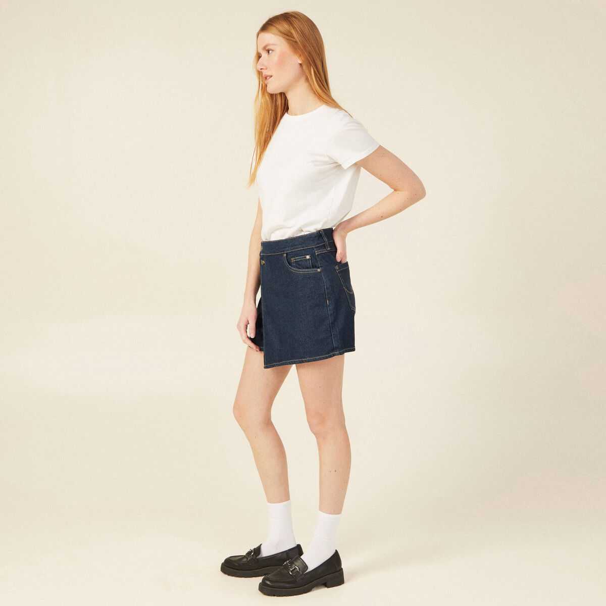 Jupe-short droite en jean denim brut rinse femme