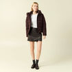 Jupe-short en similicuir doubl&eacute;e marron fonc&eacute; femme