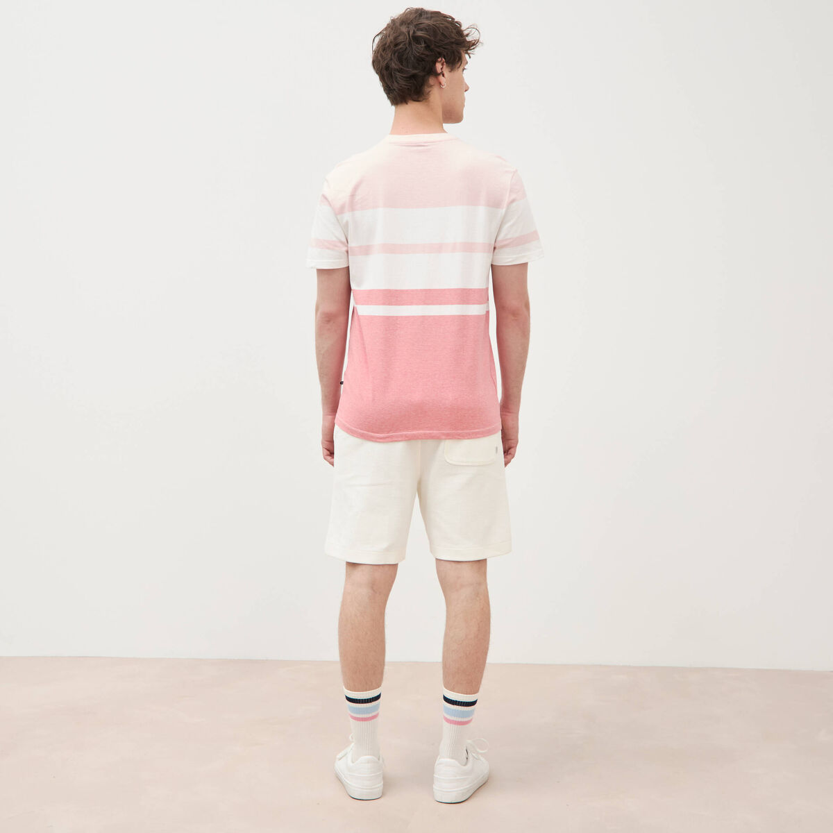 T-shirt manches courtes rose poudr&eacute;e homme