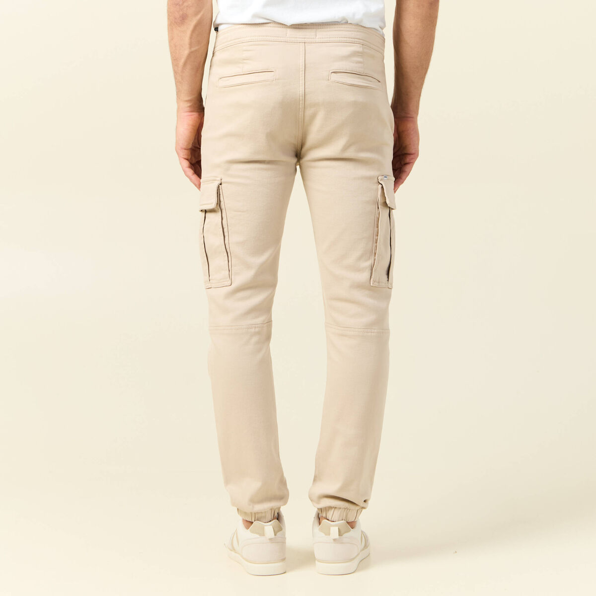 Pantalon battle bas resserr&eacute; beige homme