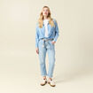 Jeans boyfriend ceinturé denim bleach femme