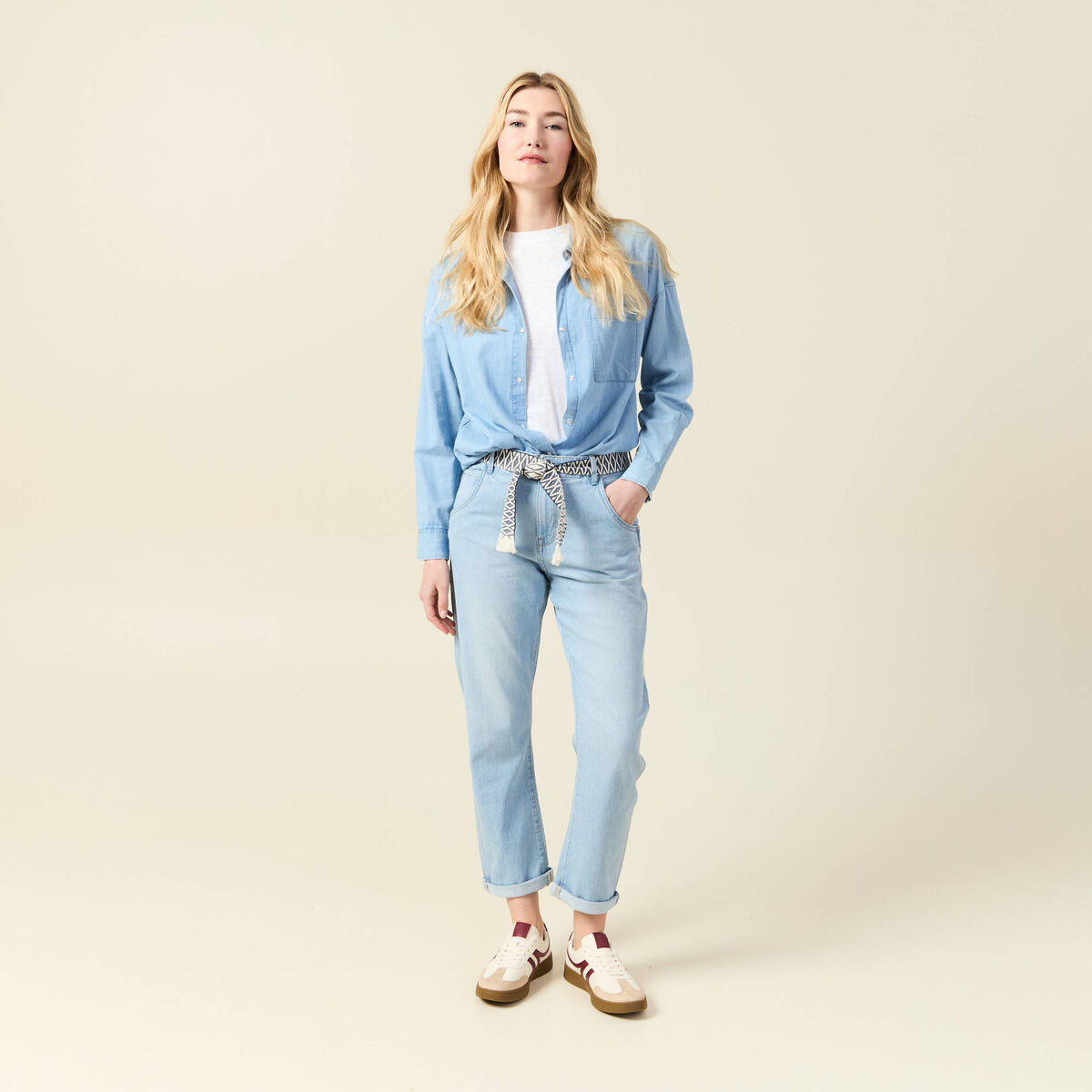 Jeans boyfriend ceinturé denim bleach femme
