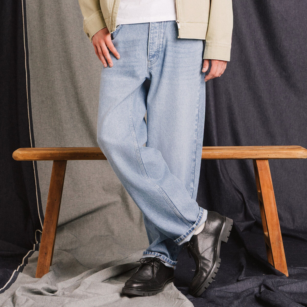 Jeans large longueur 32 en coton denim bleach homme