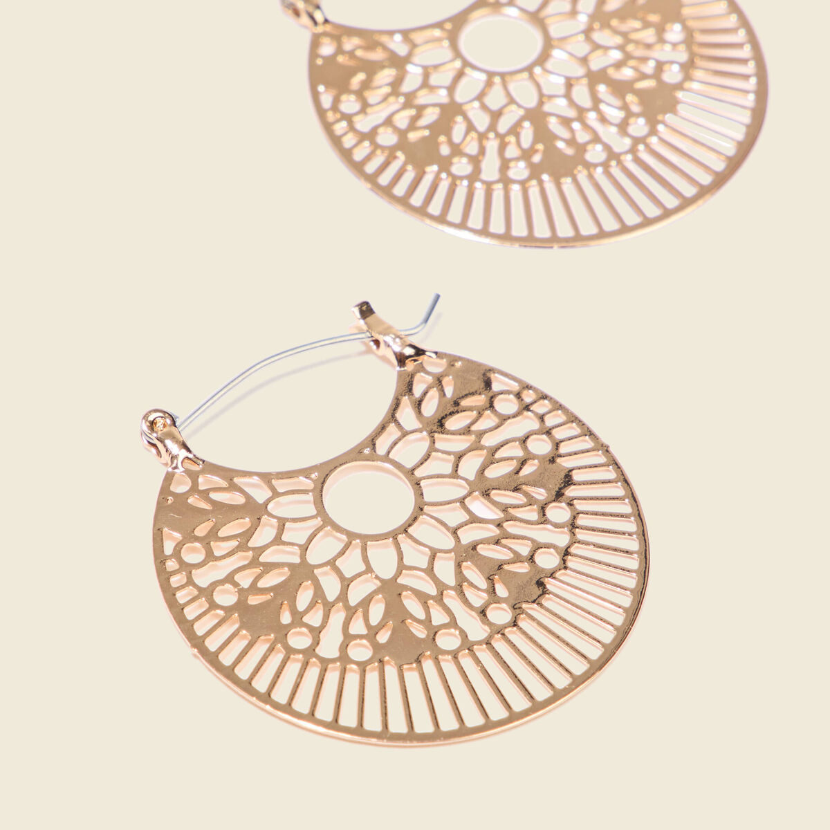 Boucles d'oreilles créoles couleur or femme