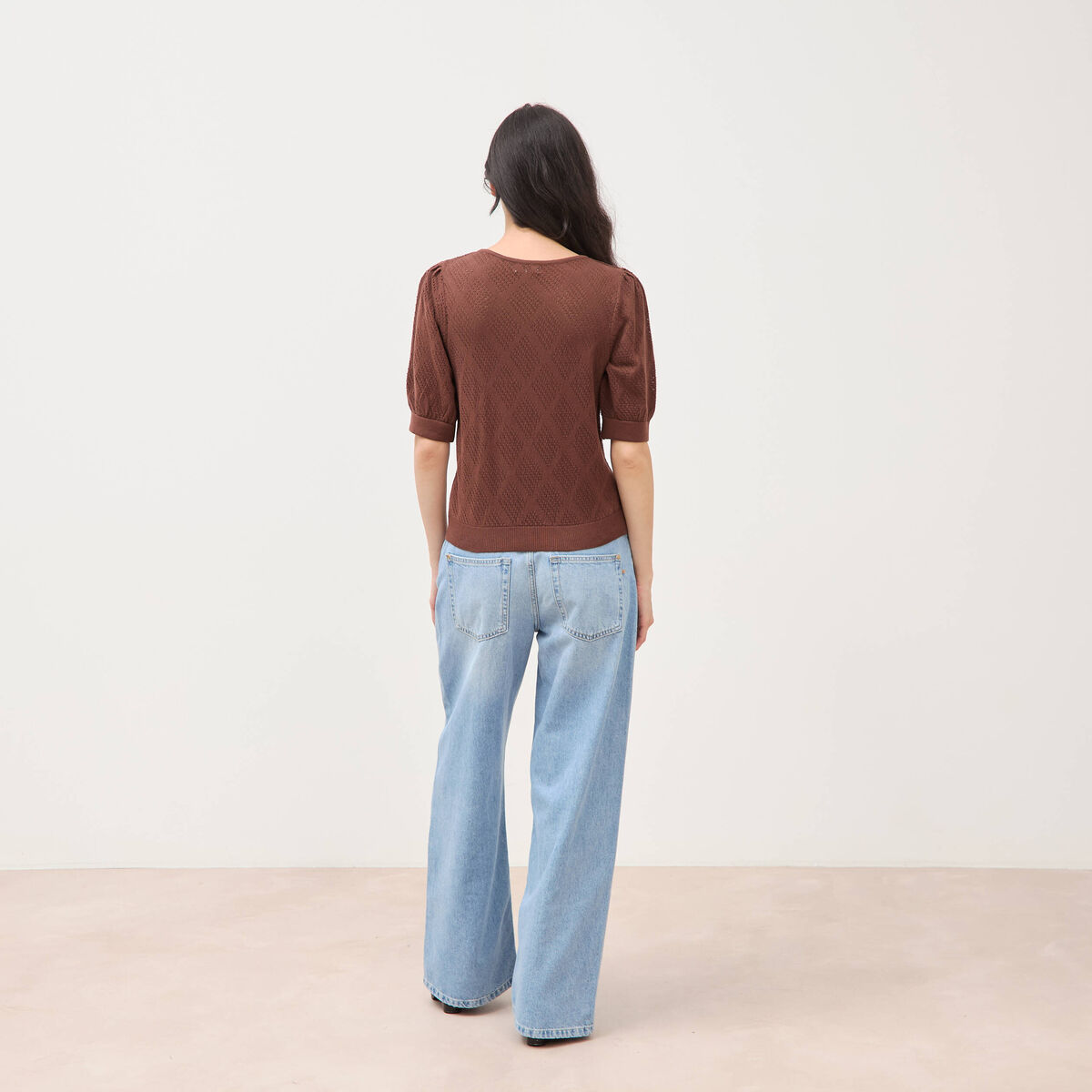 Pull ajour&eacute; droit court manches courtes marron fonc&eacute; femme