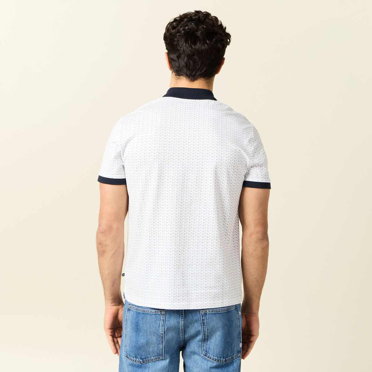 Polo cintr&eacute; en coton manches courtes blanc homme