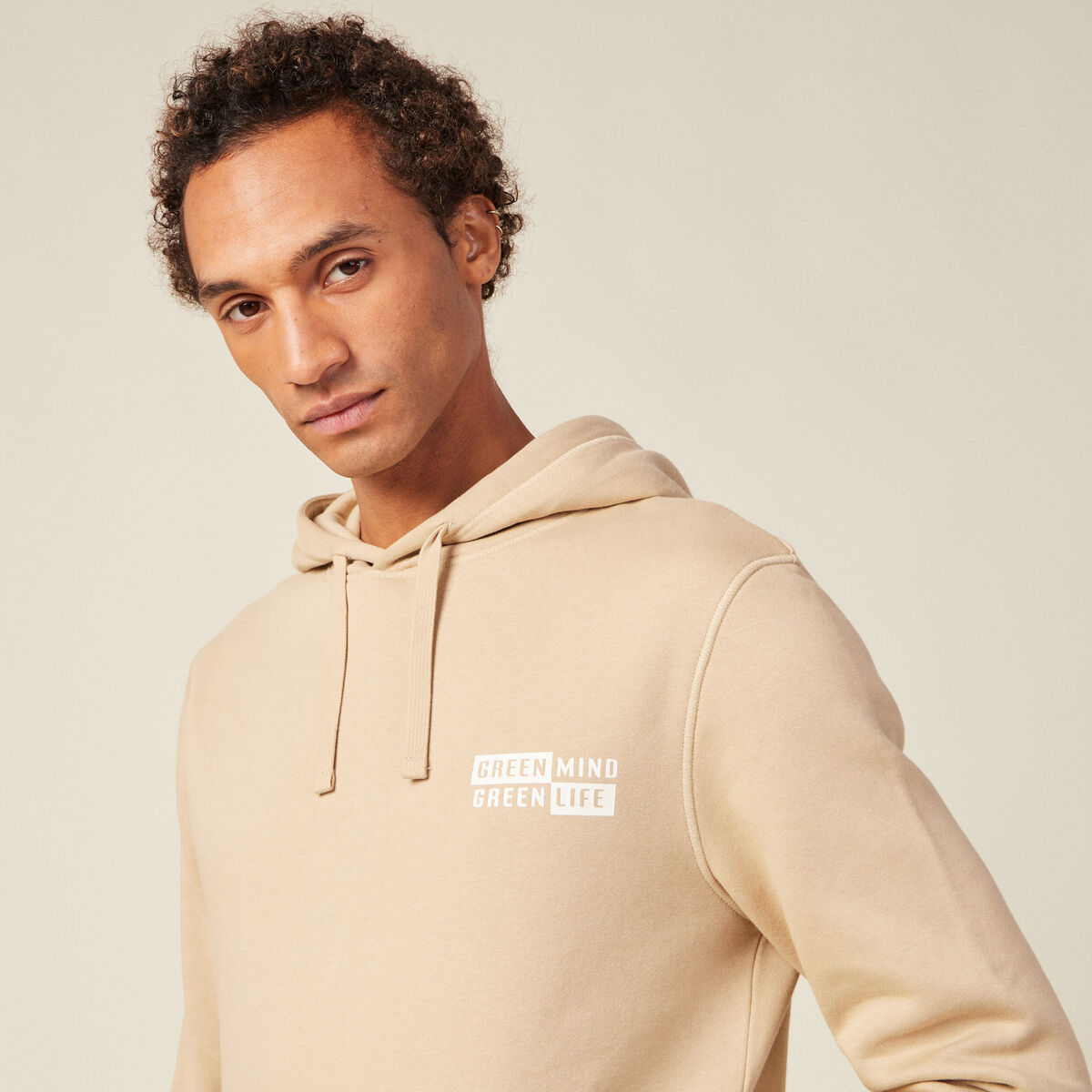 Sweat &agrave; capuche beige homme