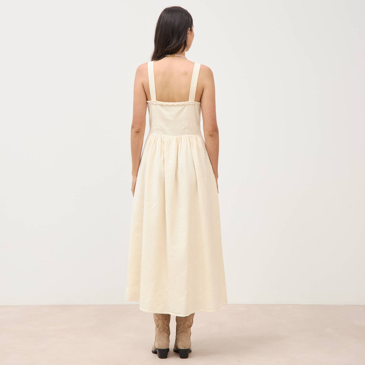 Robe en coton &agrave; bretelles col carr&eacute; ivoire femme